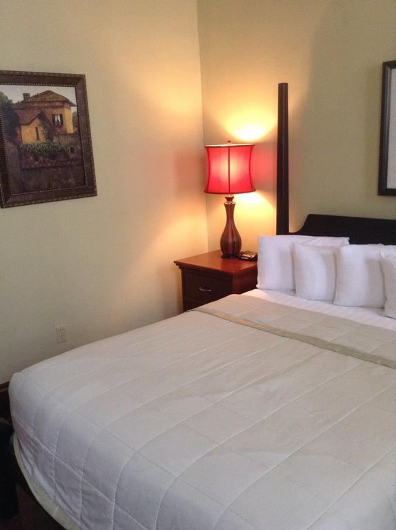 ホテル The Prytania Oaks ニューオーリンズ 部屋 写真